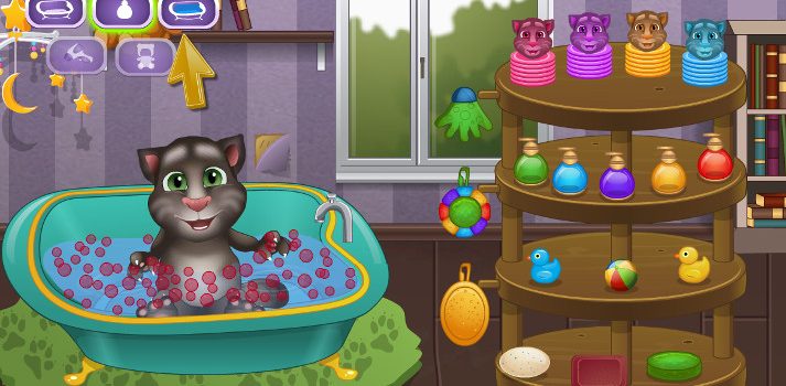 Baby Talking Tom Bathing