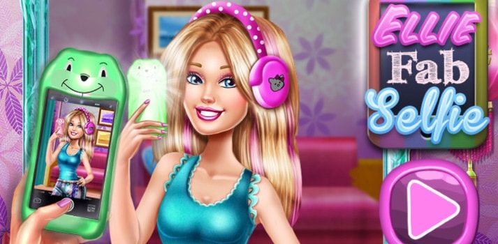Ellie Fab Selfie